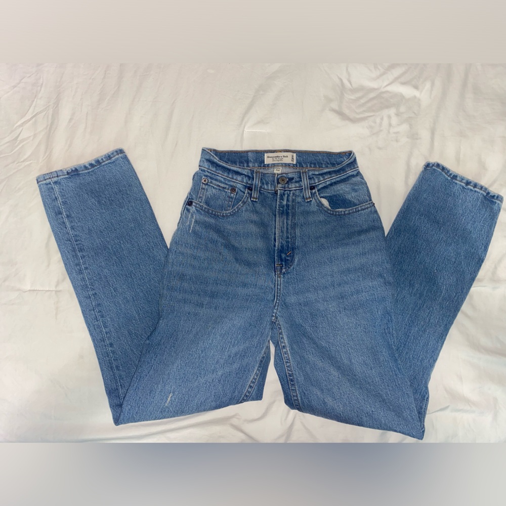 Abercrombie and Fitch , size 24/00 curve love , light wash jean